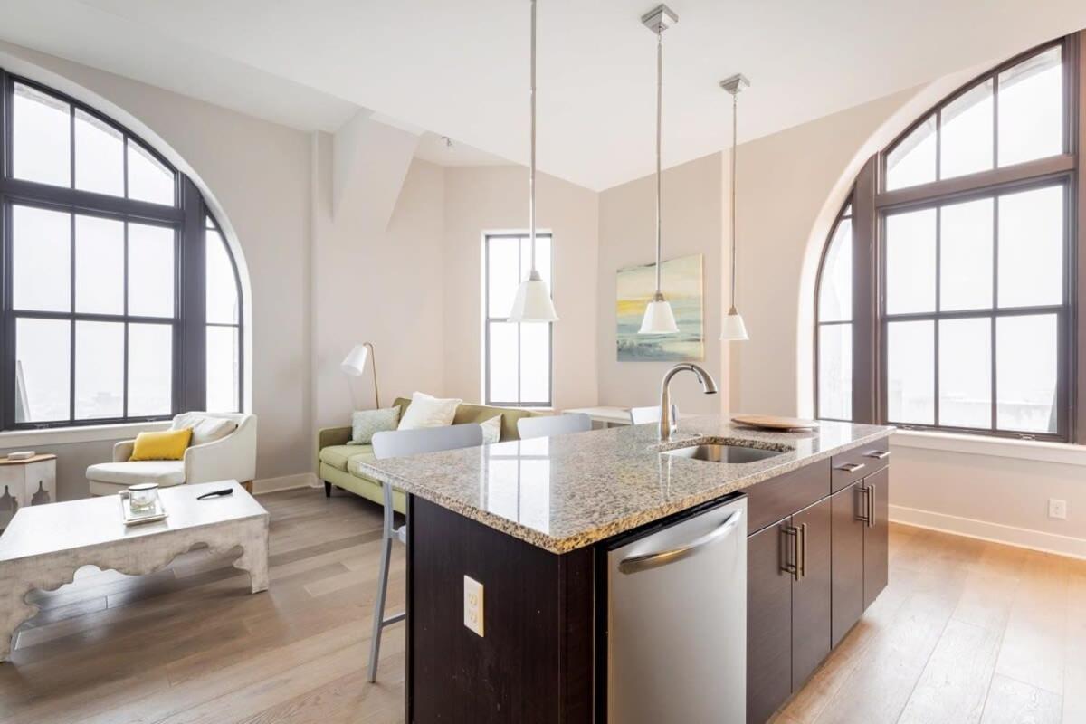 2B 2Ba Luxury Downtown Suite Rooftop Deck & Gym Baltimore Extérieur photo