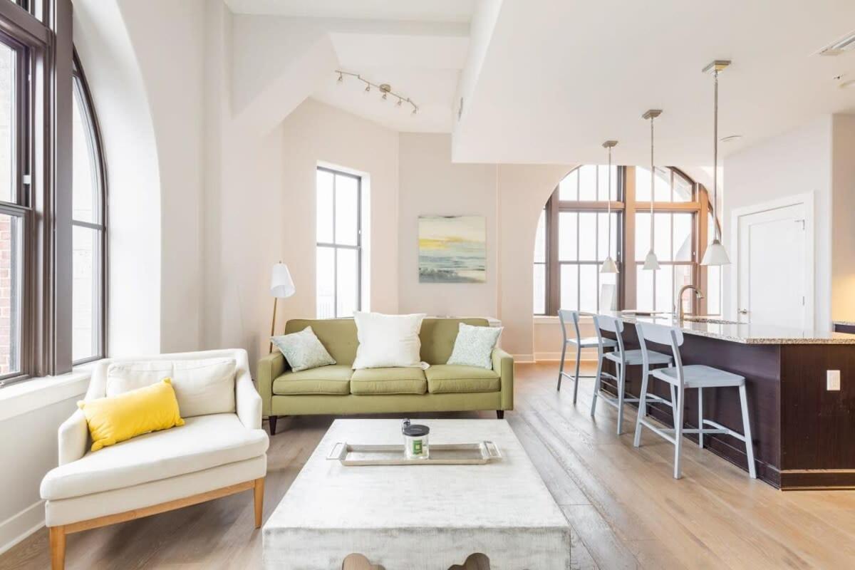 2B 2Ba Luxury Downtown Suite Rooftop Deck & Gym Baltimore Extérieur photo
