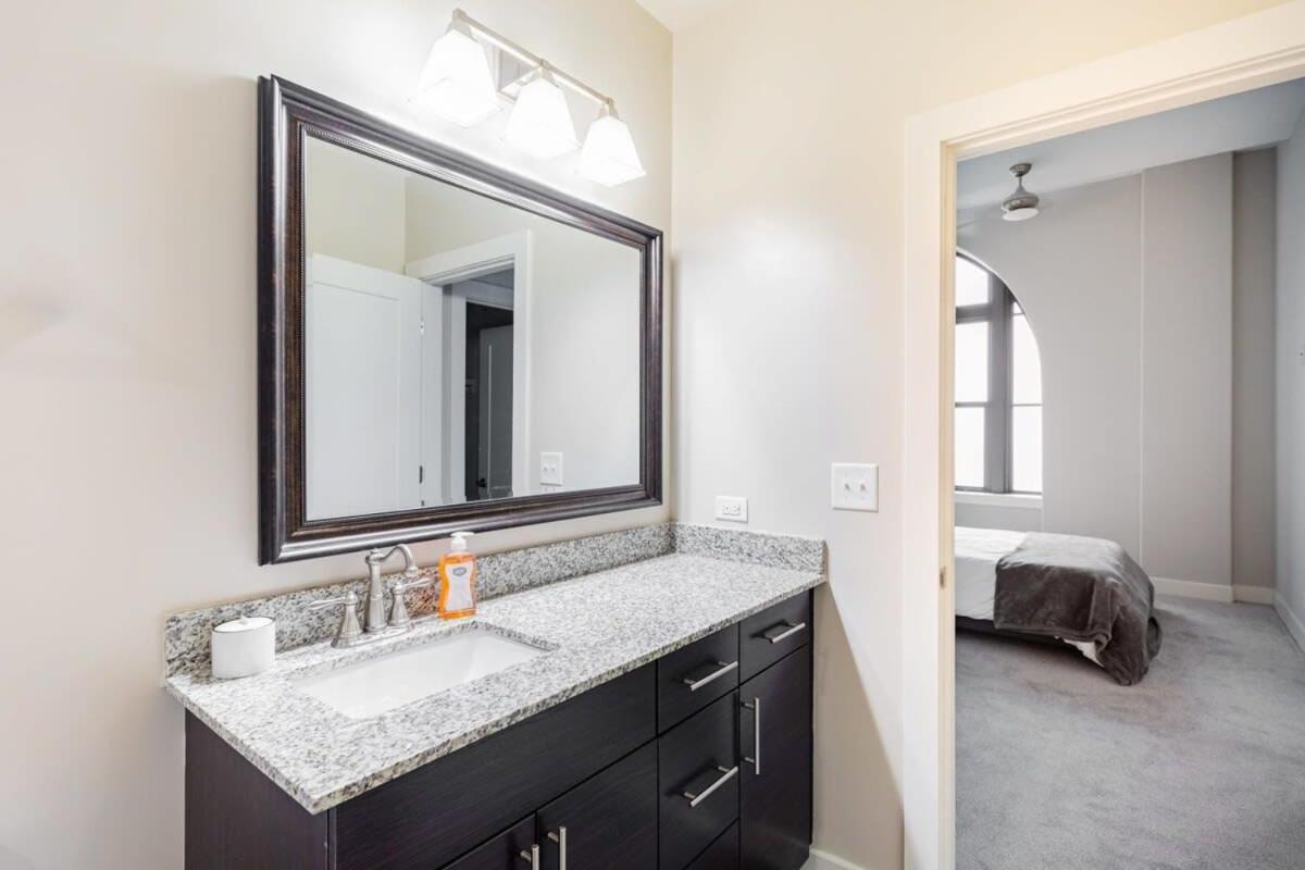 2B 2Ba Luxury Downtown Suite Rooftop Deck & Gym Baltimore Extérieur photo